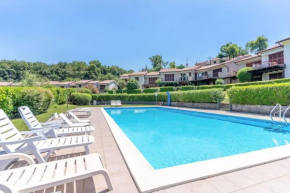 Mother of Pearl House with Lake View Pool